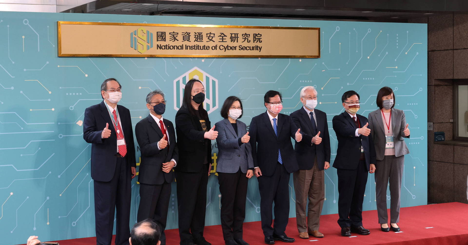 資安人眼睛長頭上嗎?為何政府聘不到 資安人眼睛長頭上嗎?為何政府聘不到